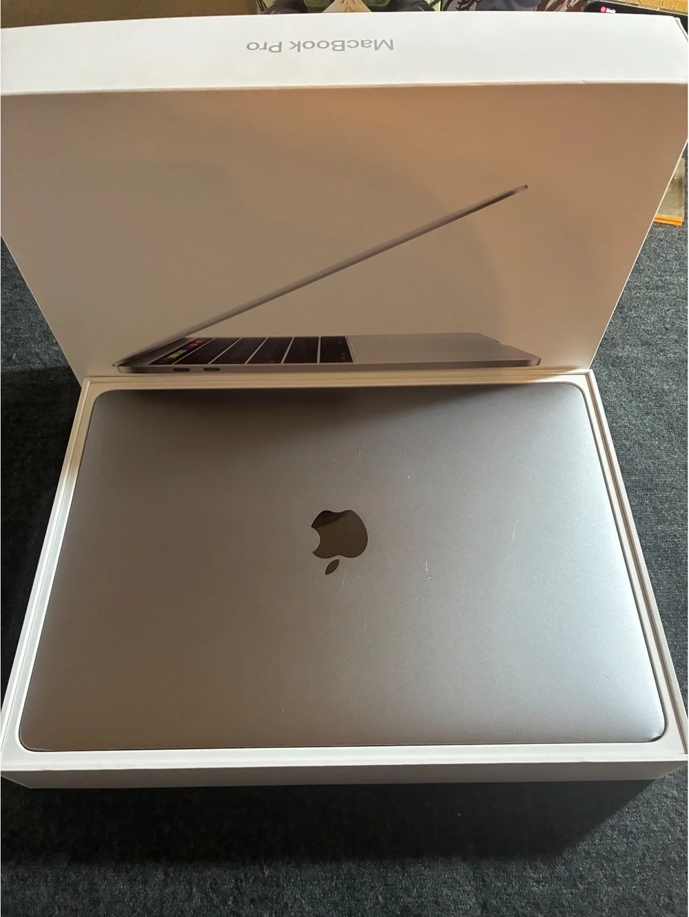 Apple MacBook Pro13 Space Gray Laptop, Ram 16gb, 512gb ssd, MacOS 2022, with box